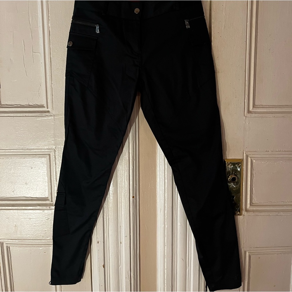 Ted Baker sz 0, tight Cargo pants. Navy with branded details. NEVER WORN!!